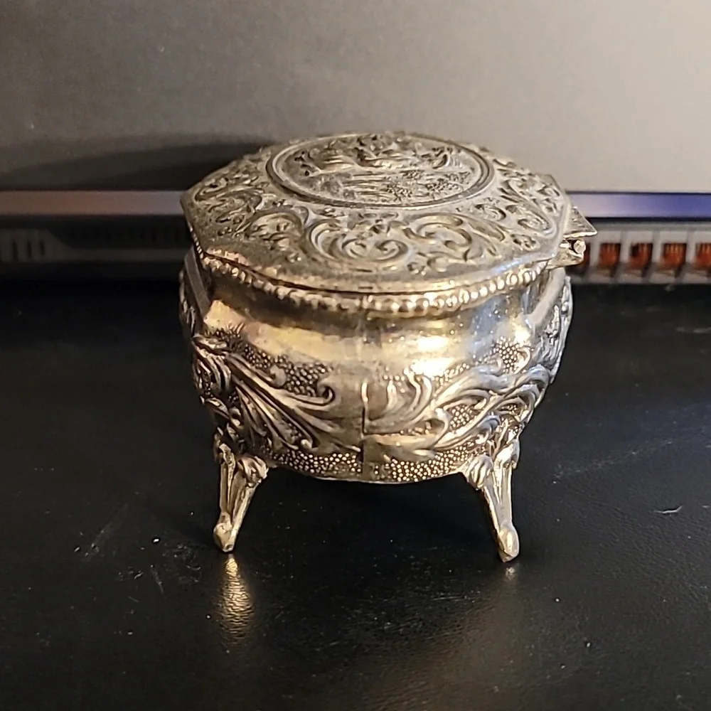 Vintage Metal Jewelry Trinket Box
